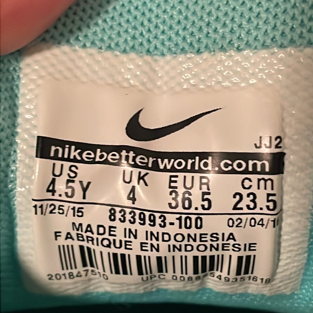 Nike youth running shoes size 4.5 aqua - Picture 5 of 5